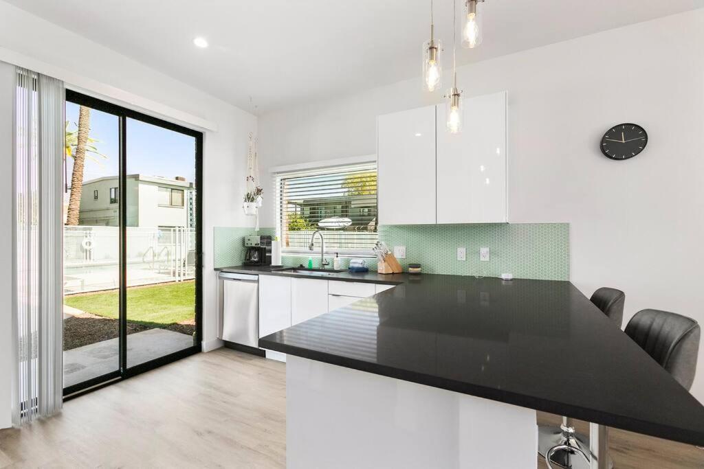 Large Studio Rooftop & Poolside - Walk To Old Town Scottsdale Esterno foto